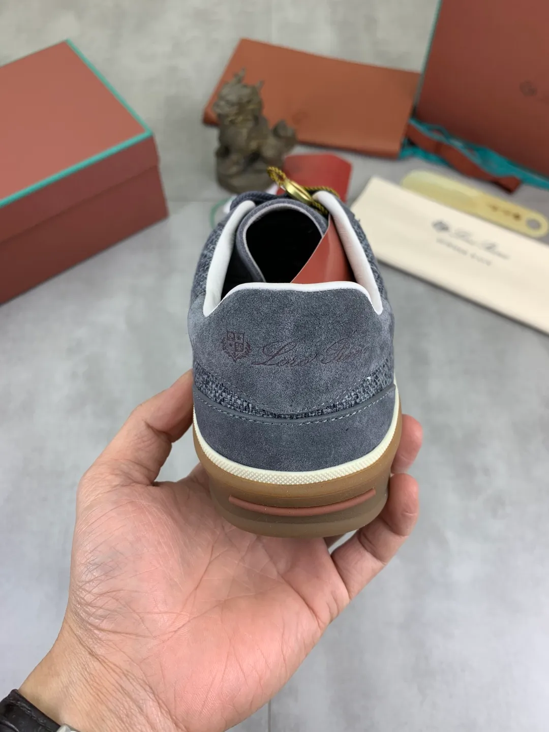 Men's Men's Shoes 💰P560 New Style 💰 The latest casual shoes Loro Piana 💯 Top grade 💯 Buy the original copy 💯 Founded the existing Loro Piana company on April 24, 1924. It is now the sixth generation of family business, providing the best quality products to customers who are discerning about taste and quality. Imported original fly woven fabrics with cowhide fabrics, plain calfskin lining, hand-stitched threads with cowhide feet, original packaging, high-end outsole, size: 38-45 (custom-made for 46), 7️⃣ colors available
